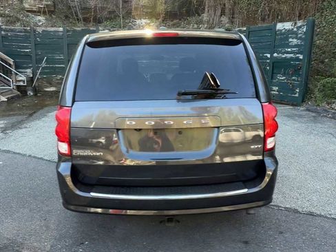 Used 2018 Dodge Grand Caravan SXT FWD image 7