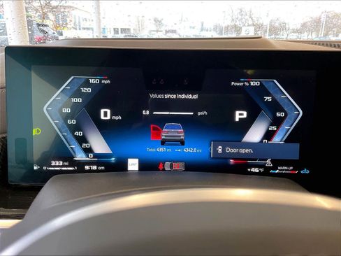 Used 2025 BMW X7 M60i image 23