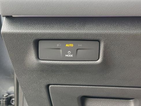 New 2026 Volkswagen Tiguan SE image 26