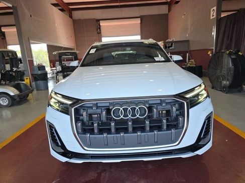 Used 2025 Audi Q7 3.0T Premium AWD/4WD image 4