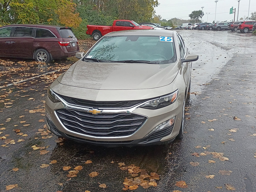 Used 2025 Chevrolet Malibu LT FWD image 7