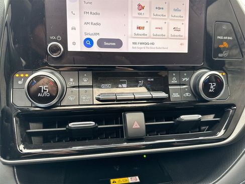 Used 2023 Toyota Highlander XLE image 16