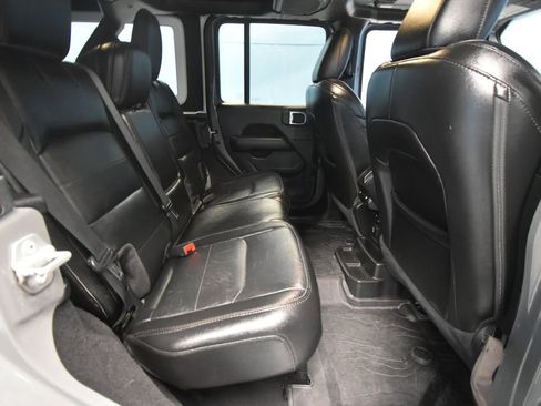 Used 2021 Jeep Wrangler Unlimited Sahara image 23