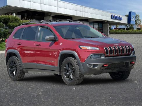 Used 2017 Jeep Cherokee Trailhawk w/ Comfort/Convenience Group image 10