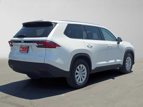 Certified 2026 Toyota Grand Highlander FWD image 3
