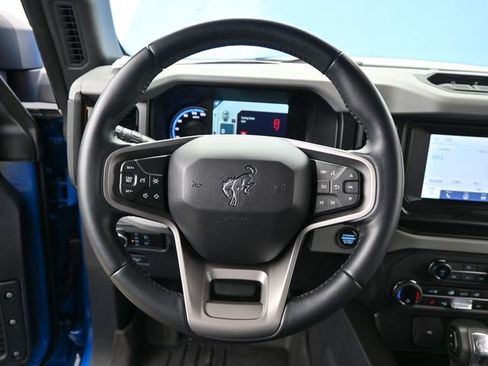 Used 2023 Ford Bronco Badlands image 7