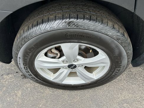 Used 2023 Kia Sorento LX image 9