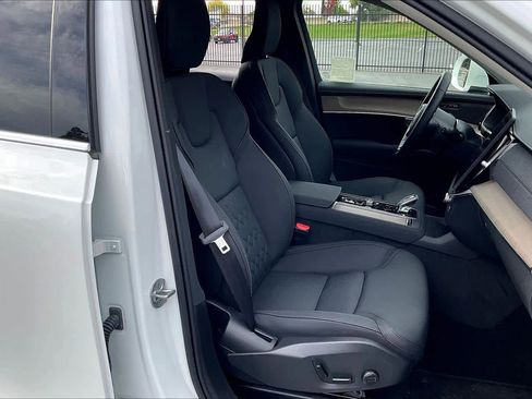 Used 2025 Volvo XC90 B5 Plus w/ Protection Package Premier image 10
