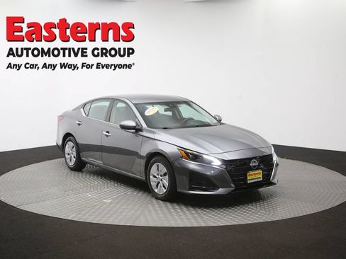 Used 2023 Nissan Altima 2.5 S FWD image 48