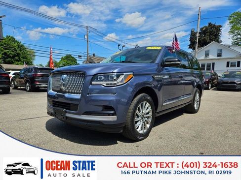 Used 2022 Lincoln Navigator 4WD image 1