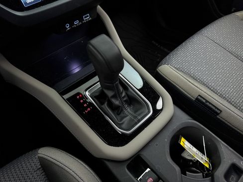 Used 2025 Subaru Forester Premium image 29