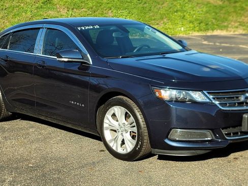 Used 2015 Chevrolet Impala LT w/ Convenience Package image 16
