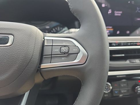 Used 2026 Jeep Compass Latitude image 22