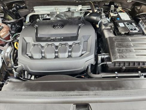 Used 2022 Volkswagen Tiguan SE FWD image 31