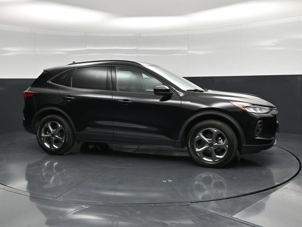 Used 2025 Ford Escape ST-Line Select AWD/4WD image 3