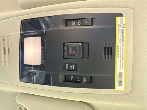 Used 2025 Lexus ES 350 w/ Premium Package image 22