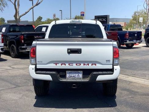 Used 2021 Toyota Tacoma TRD Off-Road w/ Technology Package AWD/4WD image 5
