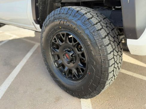 Used 2024 Toyota Tacoma TRD Off-Road AWD/4WD image 5