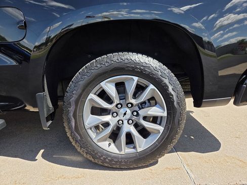 Used 2019 Chevrolet Silverado 1500 RST AWD/4WD image 32