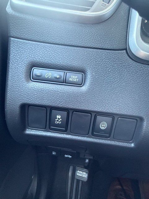Used 2023 Nissan Murano SV AWD/4WD image 12