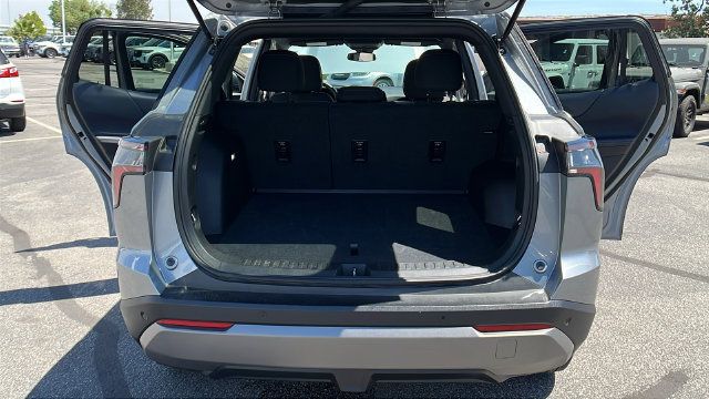 Used 2025 Chevrolet Equinox LT FWD image 14