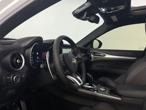 Used 2024 Alfa Romeo Stelvio Veloce image 26