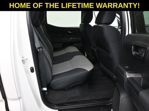 Used 2022 Toyota Tacoma TRD Sport AWD/4WD image 39