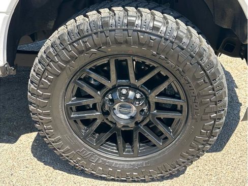 Used 2018 Ford F250 XLT w/ XLT Value Package AWD/4WD image 11