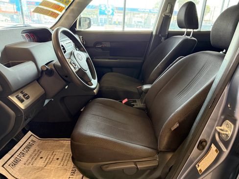 Used 2009 Scion xB FWD image 9