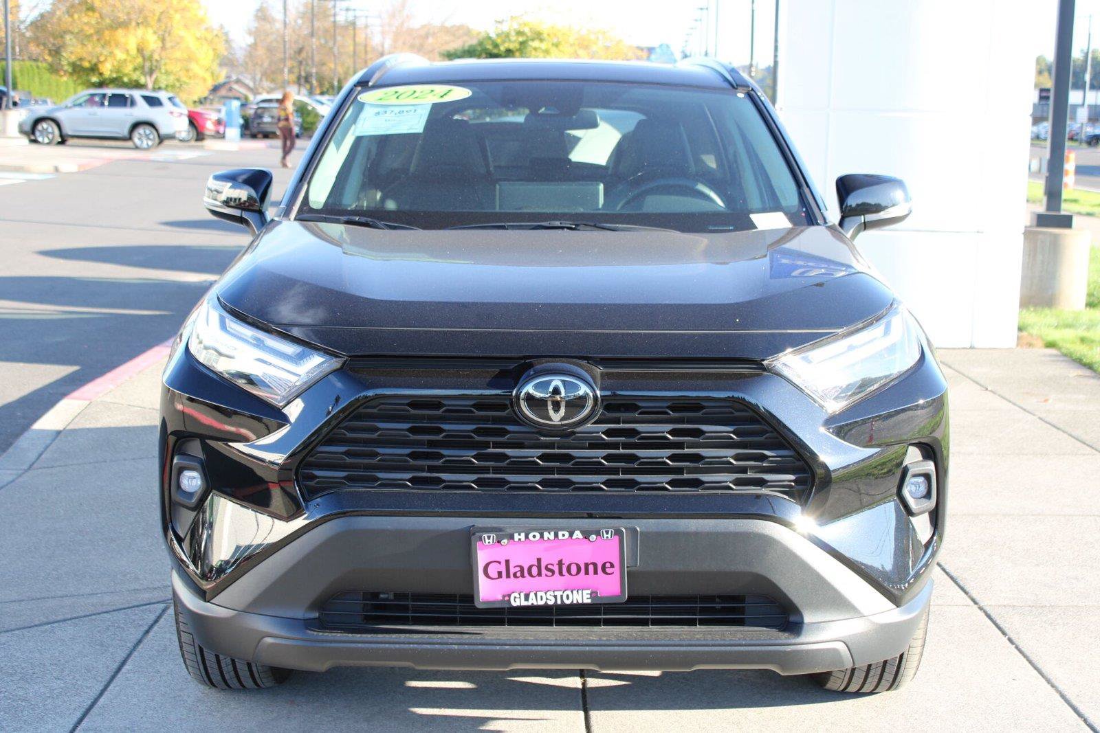Used 2024 Toyota RAV4 XLE Premium w/ Weather Package AWD/4WD image 8