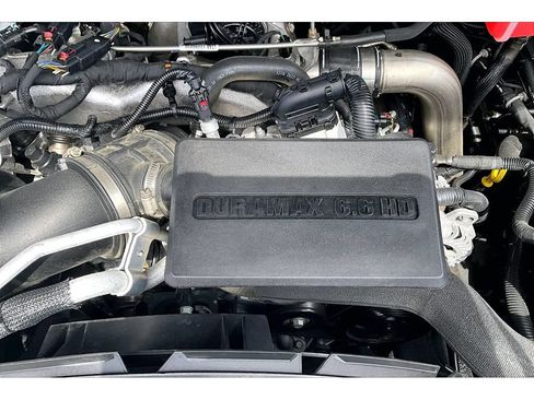 Used 2025 Chevrolet Silverado 2500 LT AWD/4WD image 32