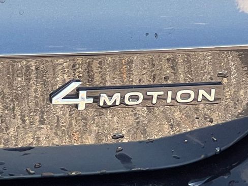 Used 2025 Volkswagen Taos SEL AWD/4WD image 12