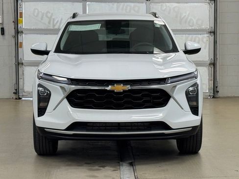 New 2026 Chevrolet Trax LT FWD image 2