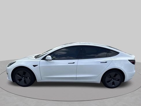 Used 2023 Tesla Model 3 Standard Range RWD image 9