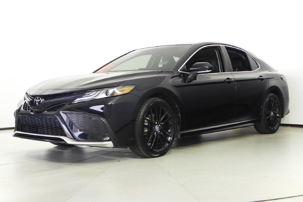 Used 2023 Toyota Camry XSE FWD image 2