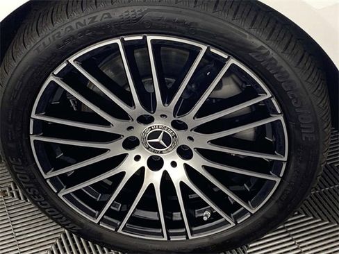 Used 2025 Mercedes-Benz C 300 4MATIC Sedan image 27