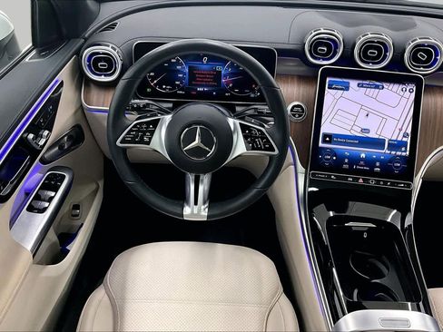 Used 2023 Mercedes-Benz GLC 300 4MATIC image 6