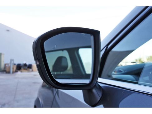 Used 2025 Nissan Pathfinder SL image 10