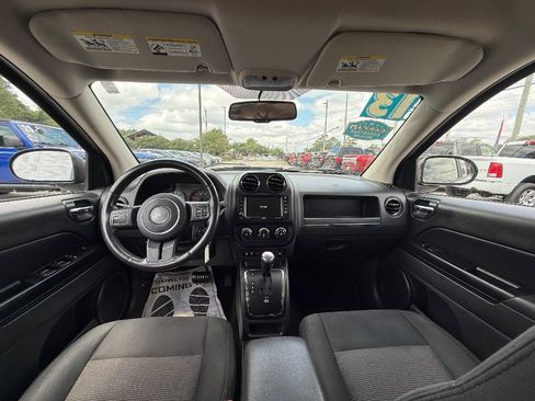 Used 2013 Jeep Compass Latitude AWD/4WD image 7