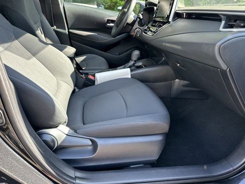 Used 2021 Toyota Corolla LE FWD image 16