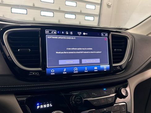 Used 2024 Chrysler Pacifica Touring-L w/ Road Tripper Package FWD image 23