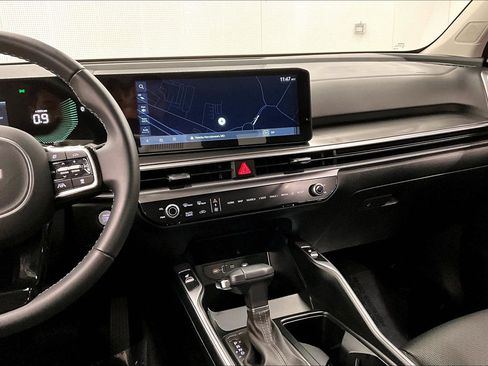 Used 2025 Kia Sorento S FWD image 7