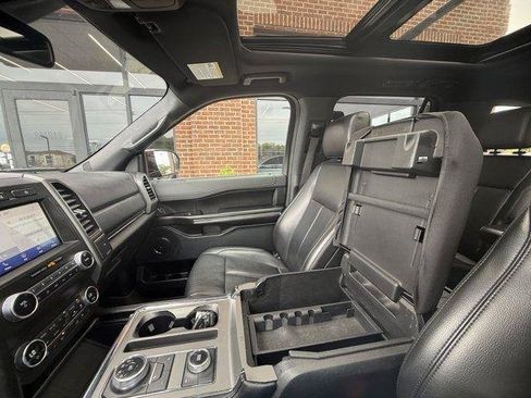 Used 2020 Ford Expedition XLT w/ Equipment Group 202A AWD/4WD image 29