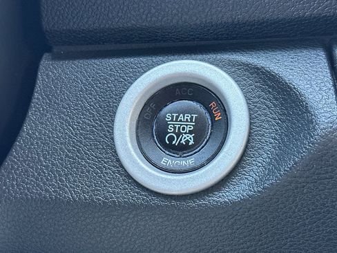 Used 2015 RAM 1500 Laramie w/ Convenience Group RWD image 28