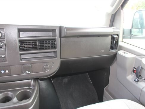 Used 2025 Chevrolet Express 3500 LS RWD image 15