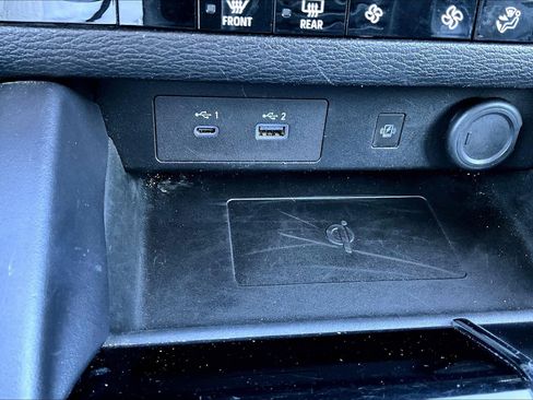 Used 2024 Mitsubishi Outlander SE image 16