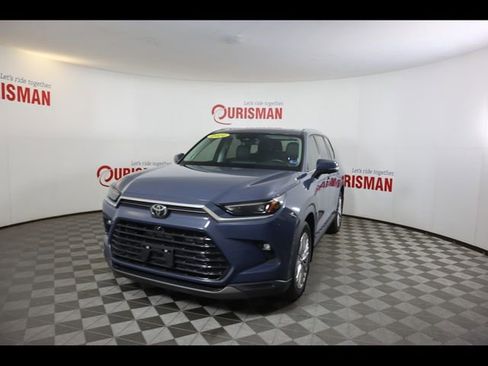 Used 2024 Toyota Grand Highlander AWD image 2