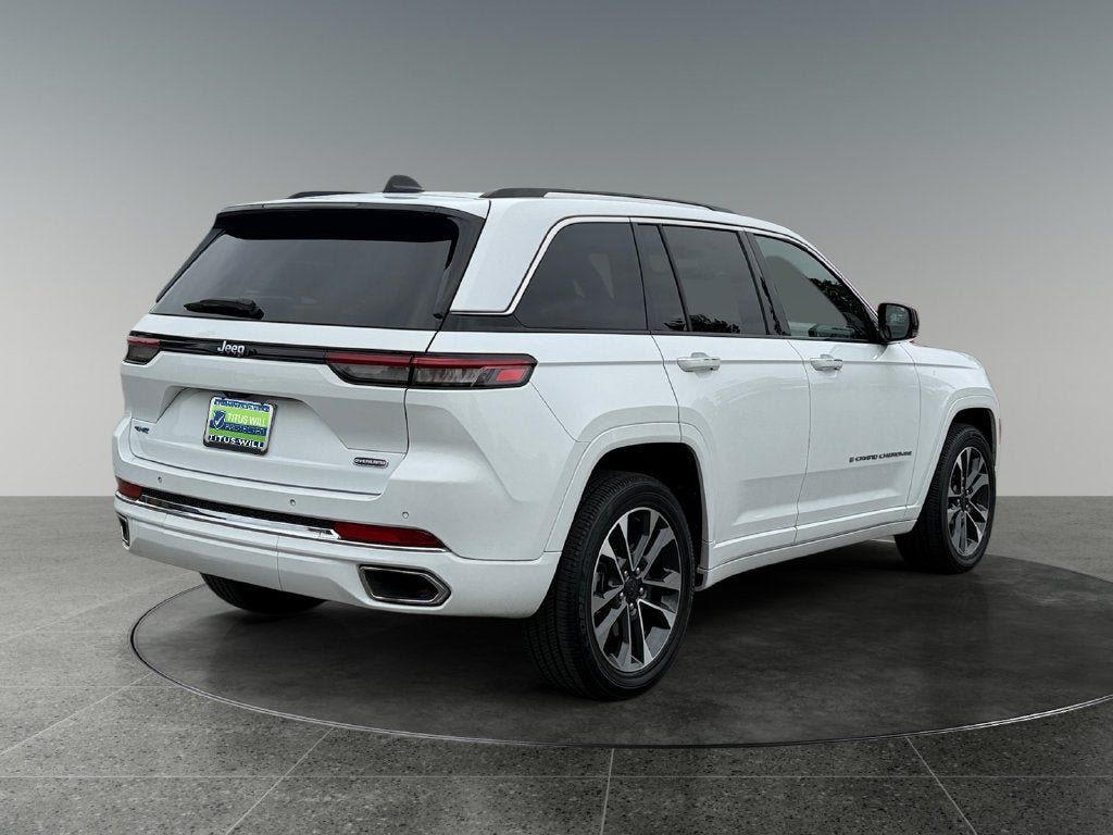 Used 2023 Jeep Grand Cherokee Overland AWD/4WD image 10