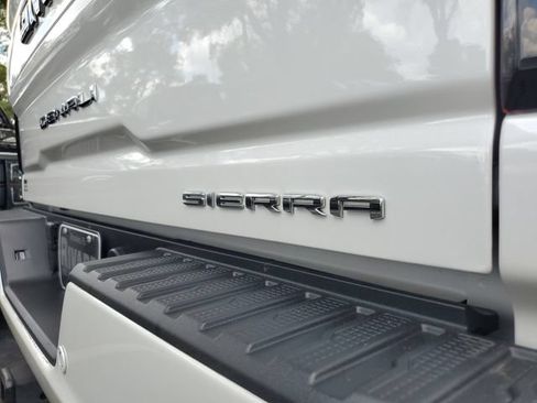 Used 2025 GMC Sierra 2500 Denali Ultimate w/ Max Trailering Package AWD/4WD image 7