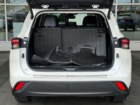 Certified 2020 Toyota Highlander XLE image 19